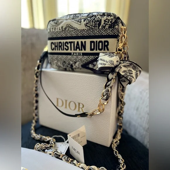 ❤️‍🔥Christian Dior GWP authentic⭐️ Embroidered Cosmetic Pouch/
